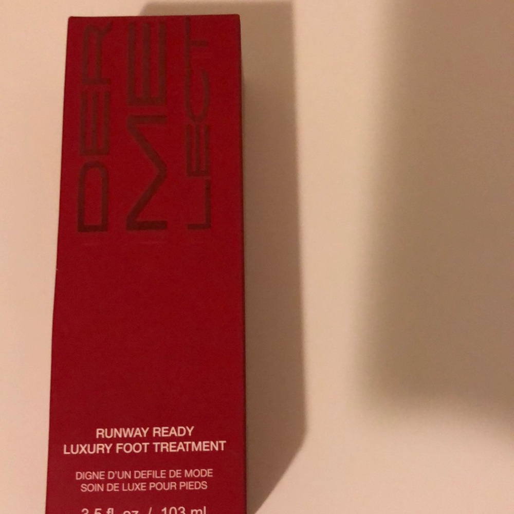 Dermelect Runway Ready Luxury Foot Treatment